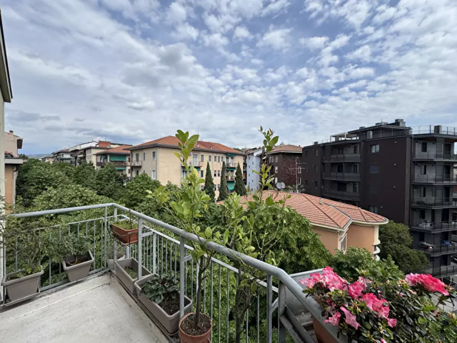 Immagine 15 di Appartamento in vendita  in Via Ventiquattro Maggio 1 a Verona