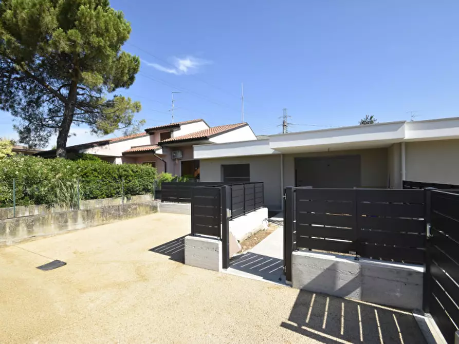 Immagine 3 di Casa bifamiliare in vendita  in via marsala a Bussolengo
