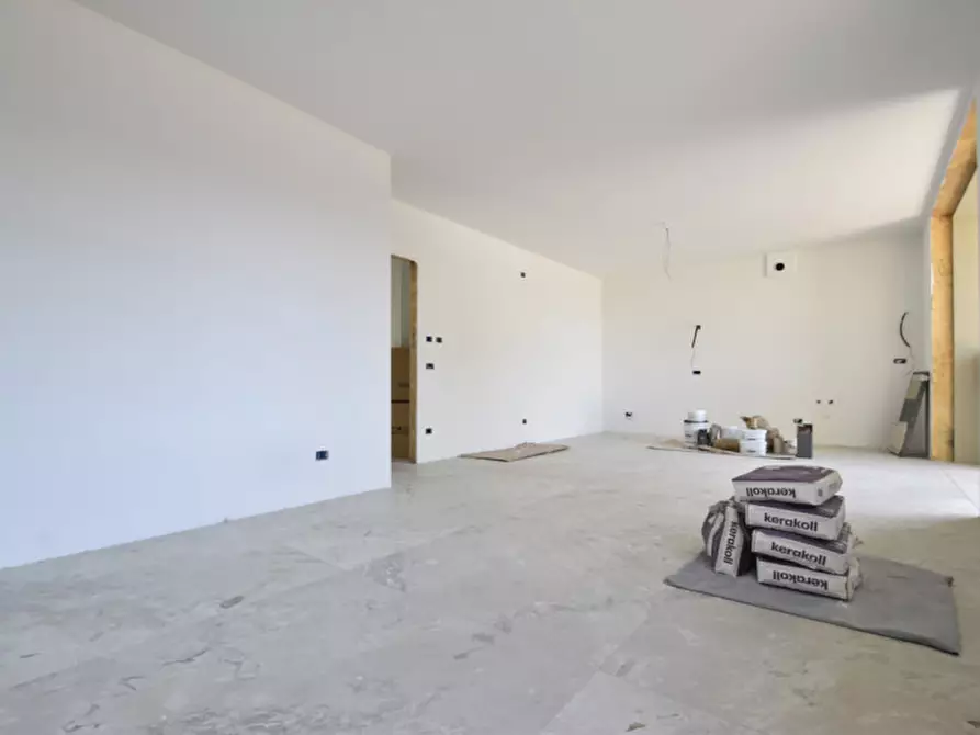 Immagine 9 di Casa bifamiliare in vendita  in via marsala a Bussolengo