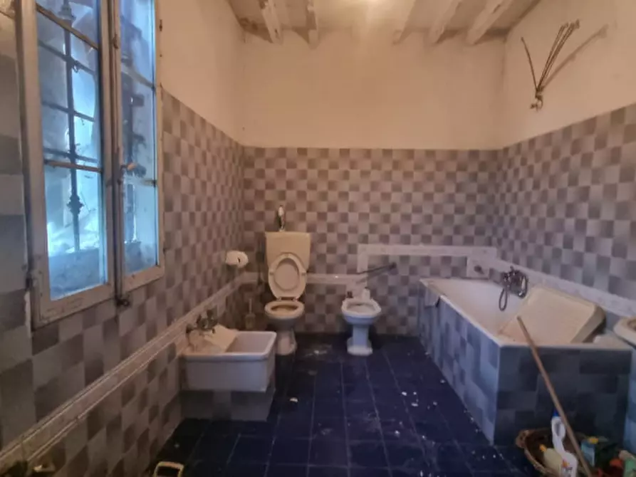 Immagine 8 di Rustico / casale in vendita  a San Martino In Rio