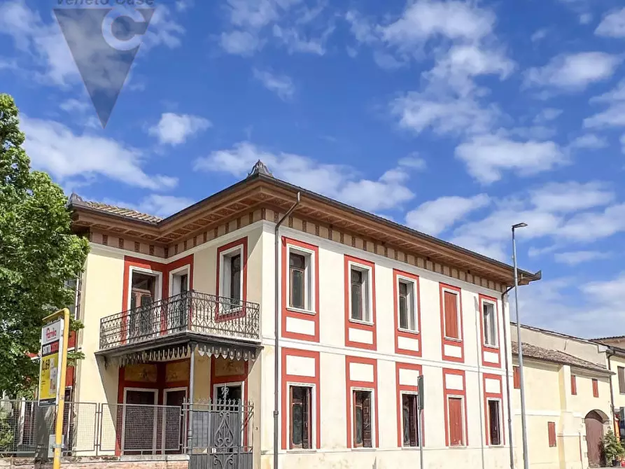 Immagine 1 di Villa in vendita  in Via Giuseppe Mazzini a Bagnoli Di Sopra