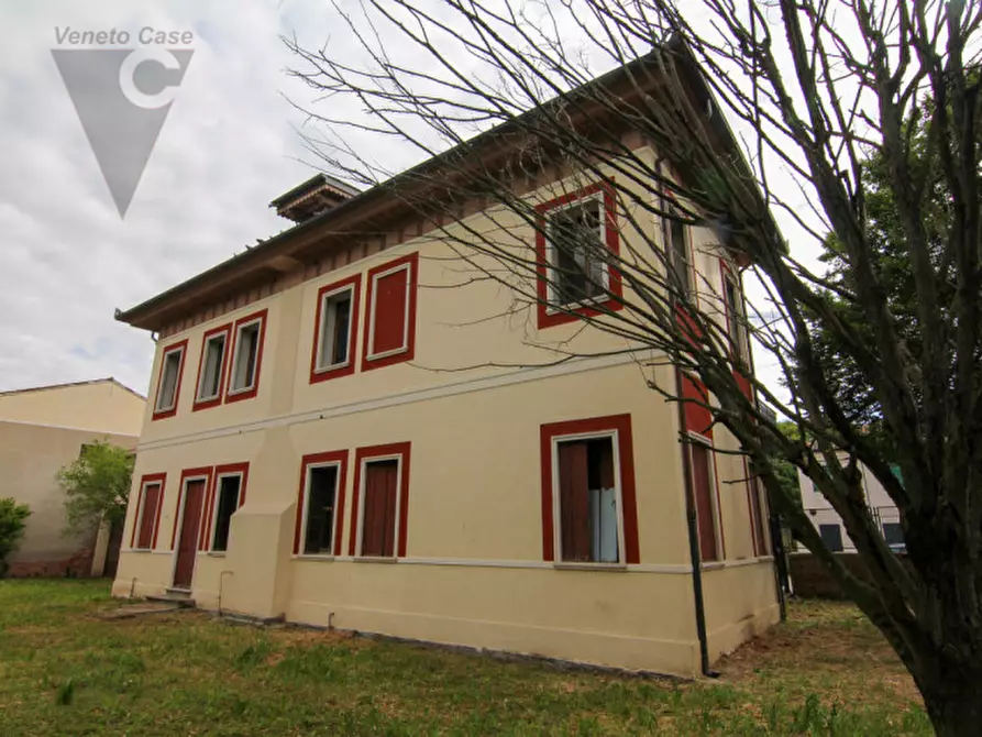 Immagine 3 di Villa in vendita  in Via Giuseppe Mazzini a Bagnoli Di Sopra