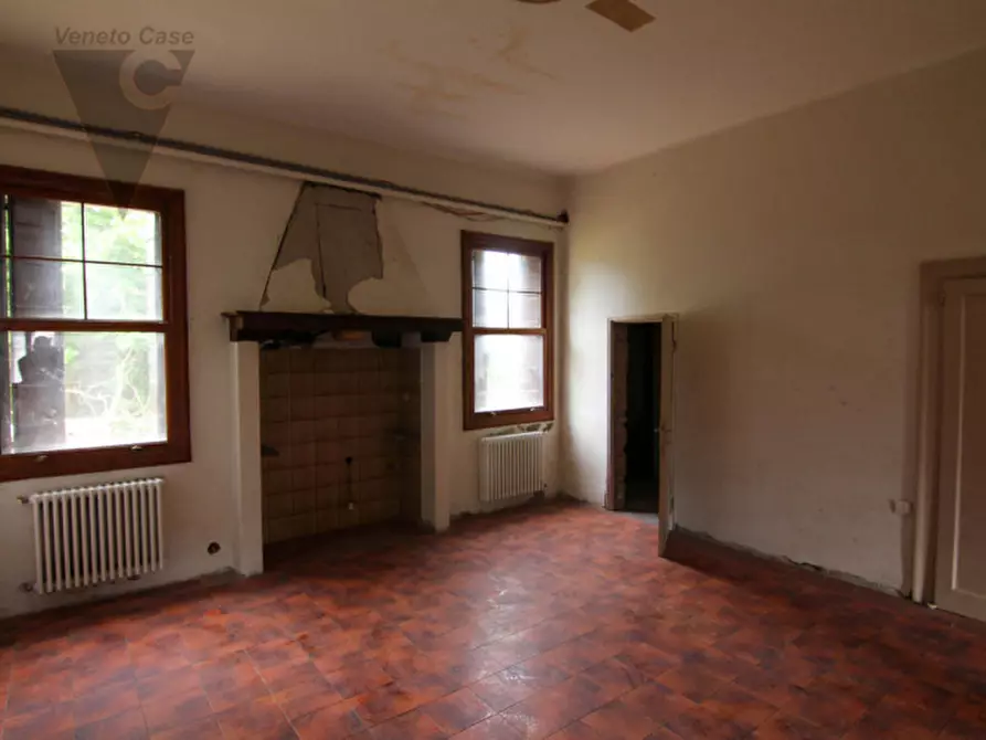 Immagine 17 di Villa in vendita  in Via Giuseppe Mazzini a Bagnoli Di Sopra