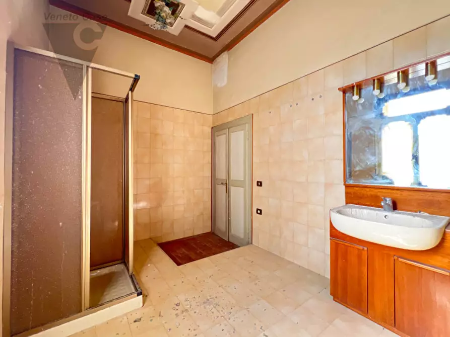 Immagine 49 di Villa in vendita  in Via Giuseppe Mazzini a Bagnoli Di Sopra
