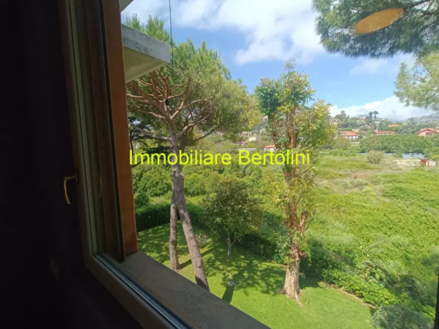 Immagine 19 di Appartamento in vendita  in Via Giulio Cesare a Bordighera