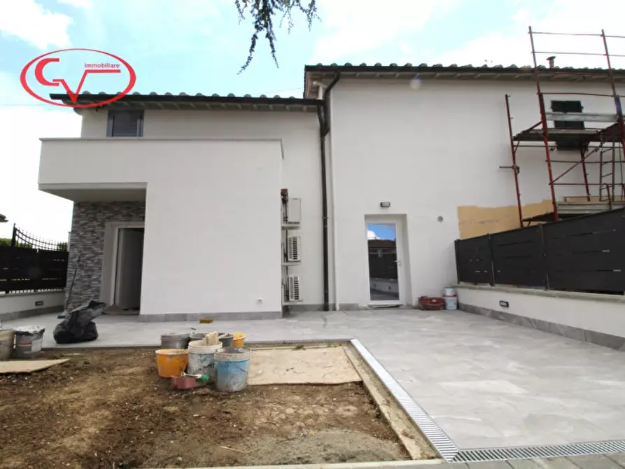 Immagine 6 di Casa bifamiliare in vendita  in Via Piave a Montevarchi