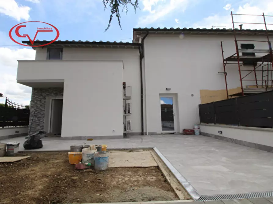 Immagine 7 di Casa bifamiliare in vendita  in Via Piave a Montevarchi