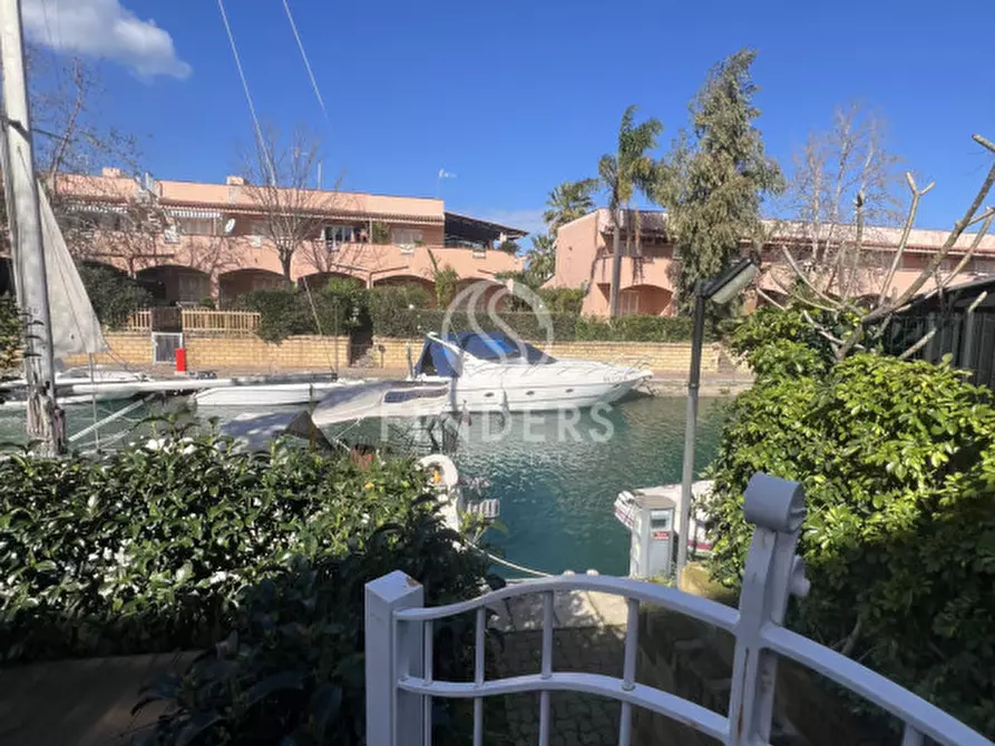 Immagine 8 di Villetta a schiera in vendita  in Via Prestipaolo a Furnari