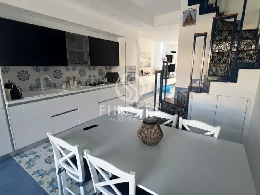Immagine 10 di Villetta a schiera in vendita  in Via Prestipaolo a Furnari