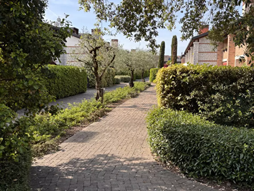Immagine 3 di Villetta a schiera in vendita  in Via delle Camelie a Caldogno