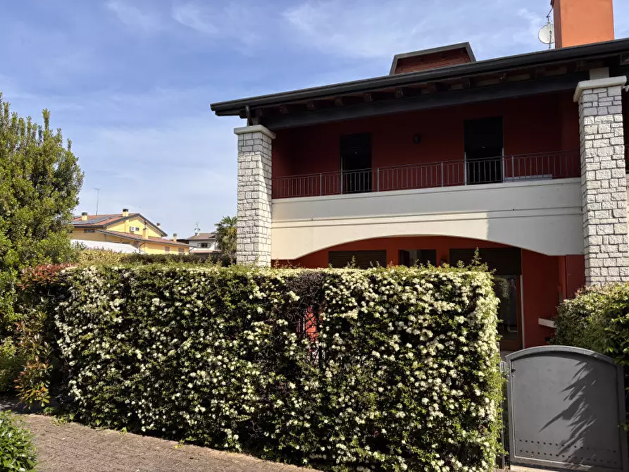 Immagine 4 di Villetta a schiera in vendita  in Via delle Camelie a Caldogno