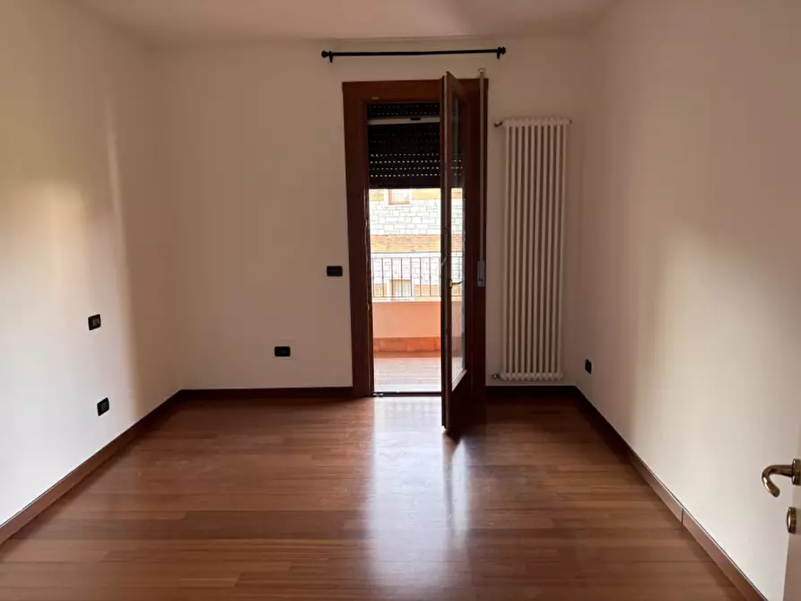 Immagine 14 di Villetta a schiera in vendita  in Via delle Camelie a Caldogno