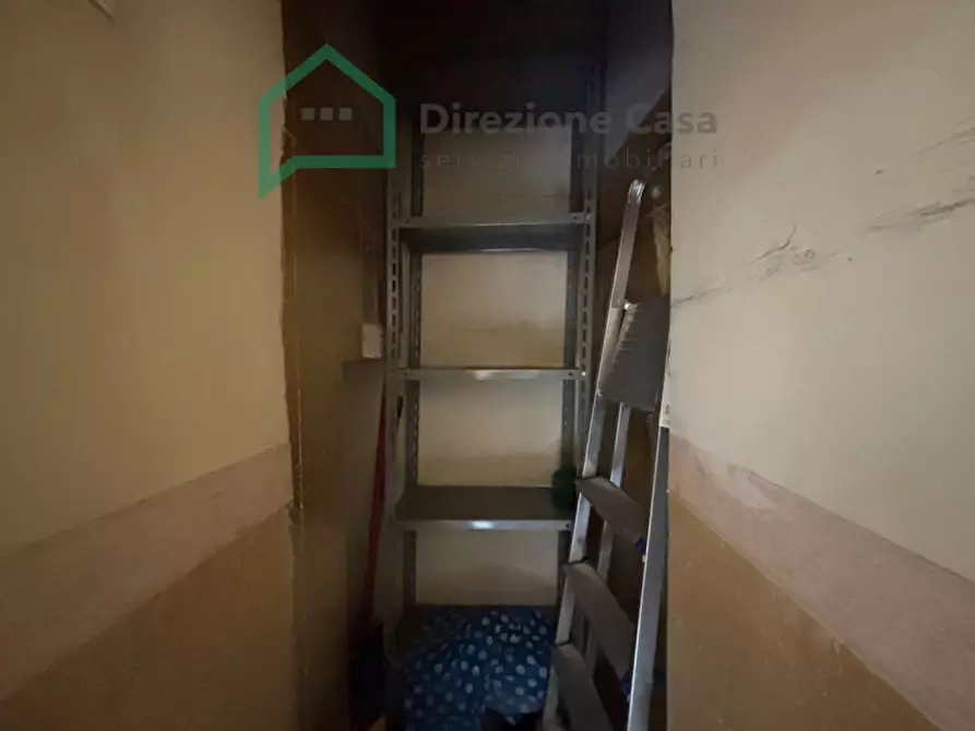 Immagine 34 di Appartamento in vendita  in Via San Cosmo fuori Porta Nolana, 50 a Napoli