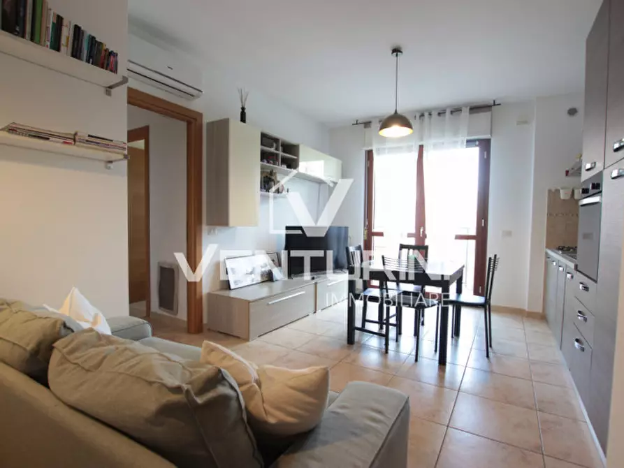 Immagine 2 di Appartamento in vendita  in Via Castenedolo, 75 a Roma