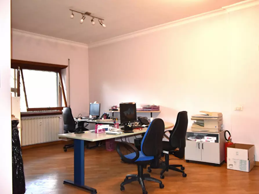 Immagine 3 di Appartamento in vendita  in VIA DELLA CASETTA MATTEI a Roma