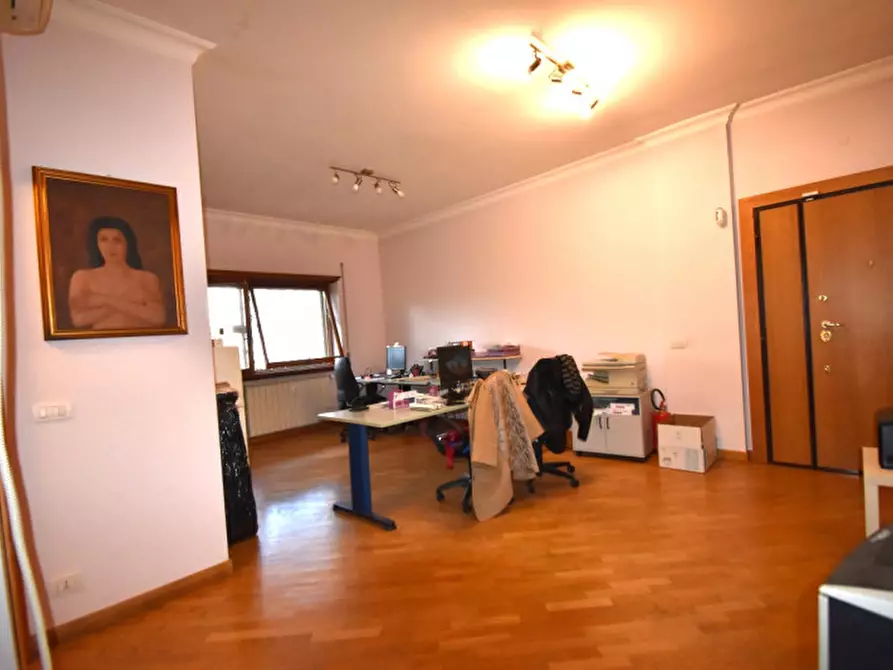 Immagine 15 di Appartamento in vendita  in VIA DELLA CASETTA MATTEI a Roma