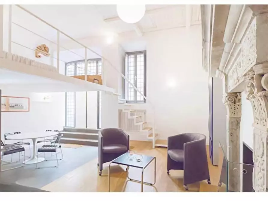 Immagine 1 di Appartamento in vendita  in Via di San Michele a Roma