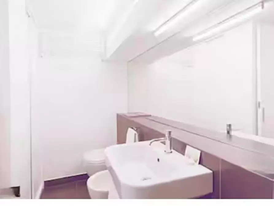 Immagine 7 di Appartamento in vendita  in Via di San Michele a Roma