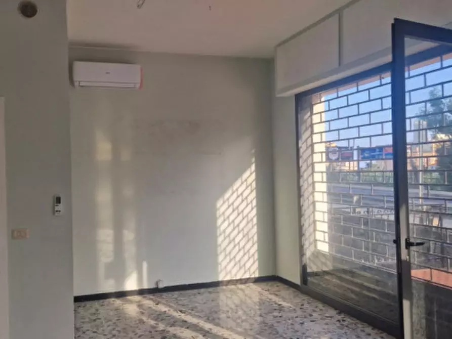 Immagine 4 di Magazzino in vendita  in Via Aurelia 2 a San Bartolomeo Al Mare