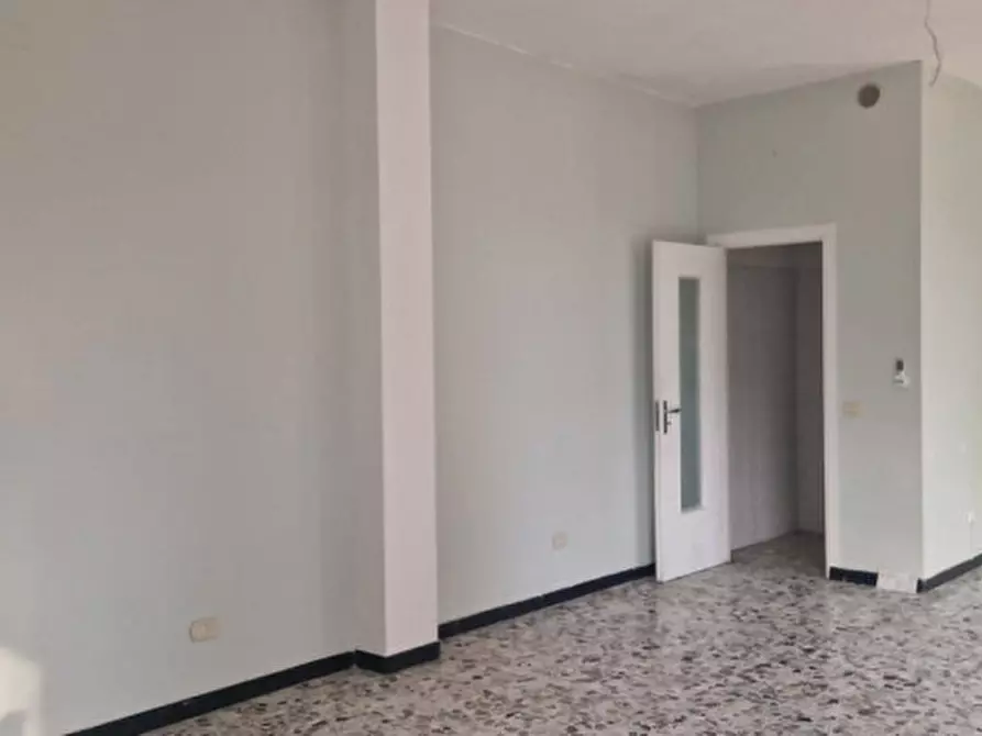 Immagine 8 di Magazzino in vendita  in Via Aurelia 2 a San Bartolomeo Al Mare