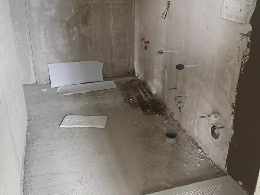 Immagine 10 di Appartamento in vendita  in Viale Vincenzo Gallicola a Caserta