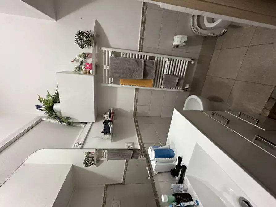 Immagine 12 di Appartamento in vendita  in Via Tortona, 7 a Genova