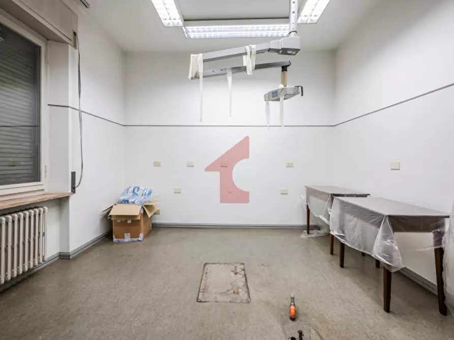 Immagine 12 di Appartamento in vendita  in Via G. Borghesi, 14 a Parma