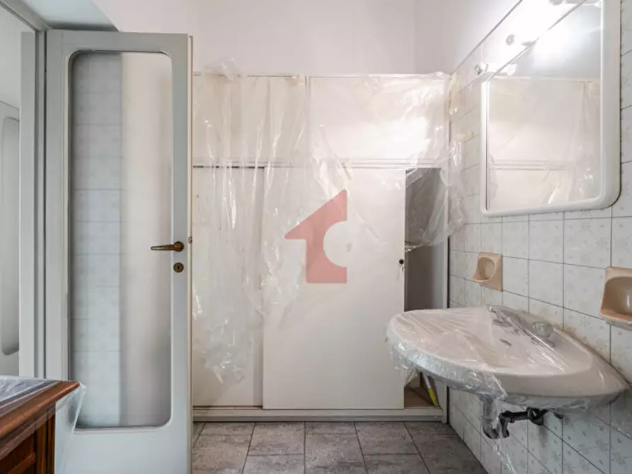 Immagine 18 di Appartamento in vendita  in Via G. Borghesi, 14 a Parma