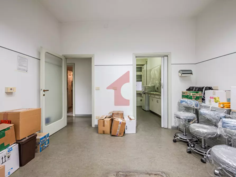 Immagine 21 di Appartamento in vendita  in Via G. Borghesi, 14 a Parma