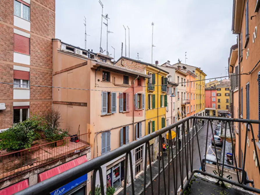 Immagine 30 di Appartamento in vendita  in Via G. Borghesi, 14 a Parma