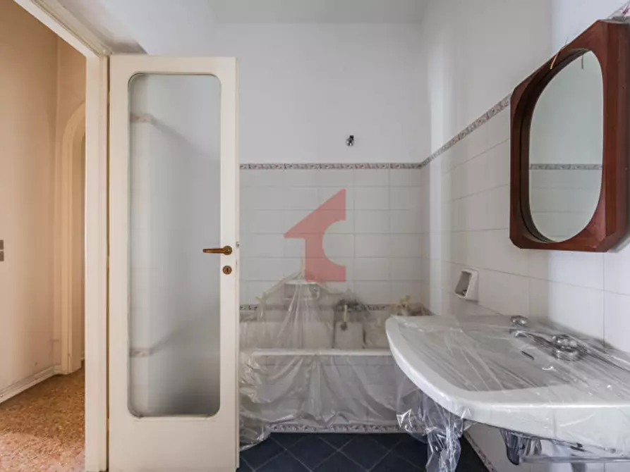 Immagine 37 di Appartamento in vendita  in Via G. Borghesi, 14 a Parma