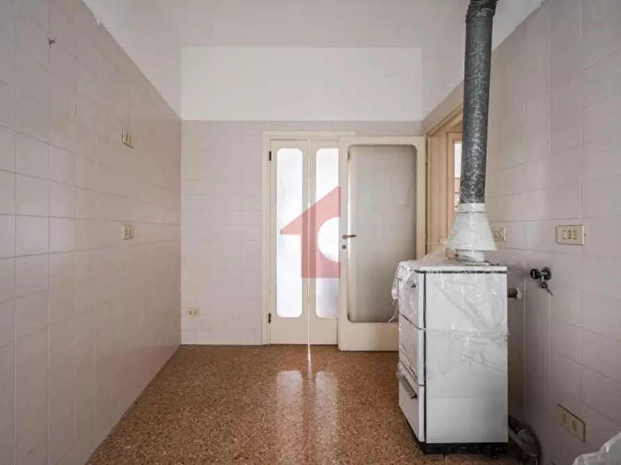 Immagine 42 di Appartamento in vendita  in Via G. Borghesi, 14 a Parma