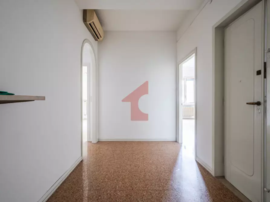 Immagine 44 di Appartamento in vendita  in Via G. Borghesi, 14 a Parma