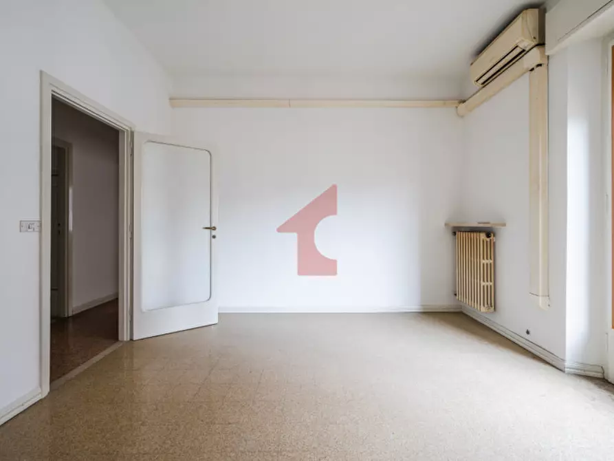 Immagine 55 di Appartamento in vendita  in Via G. Borghesi, 14 a Parma