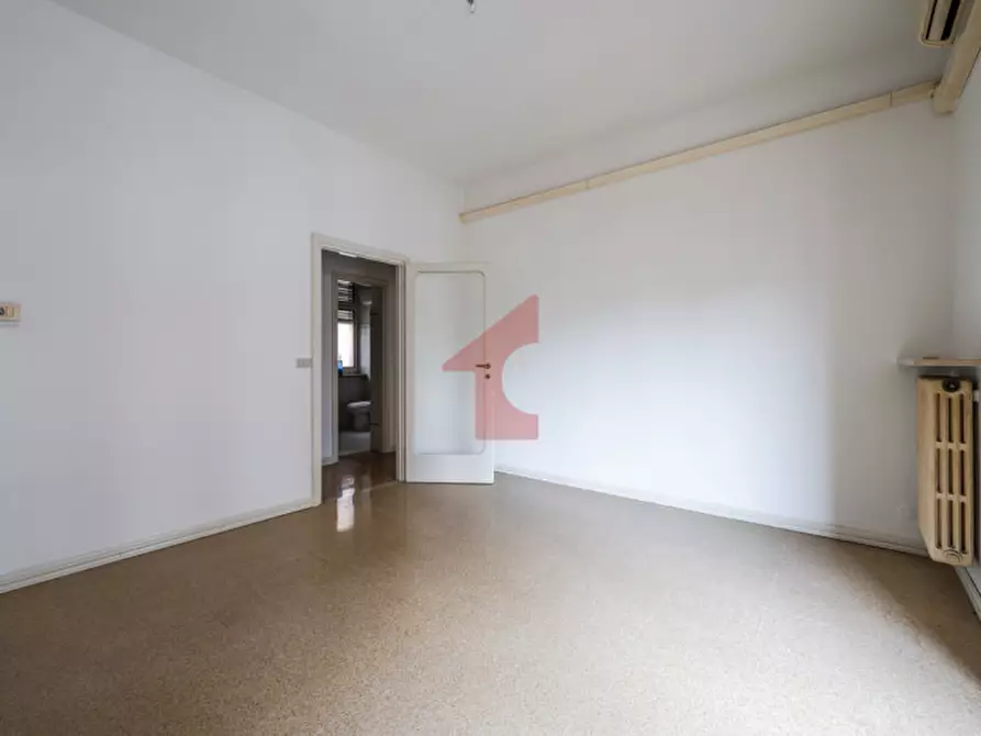 Immagine 56 di Appartamento in vendita  in Via G. Borghesi, 14 a Parma