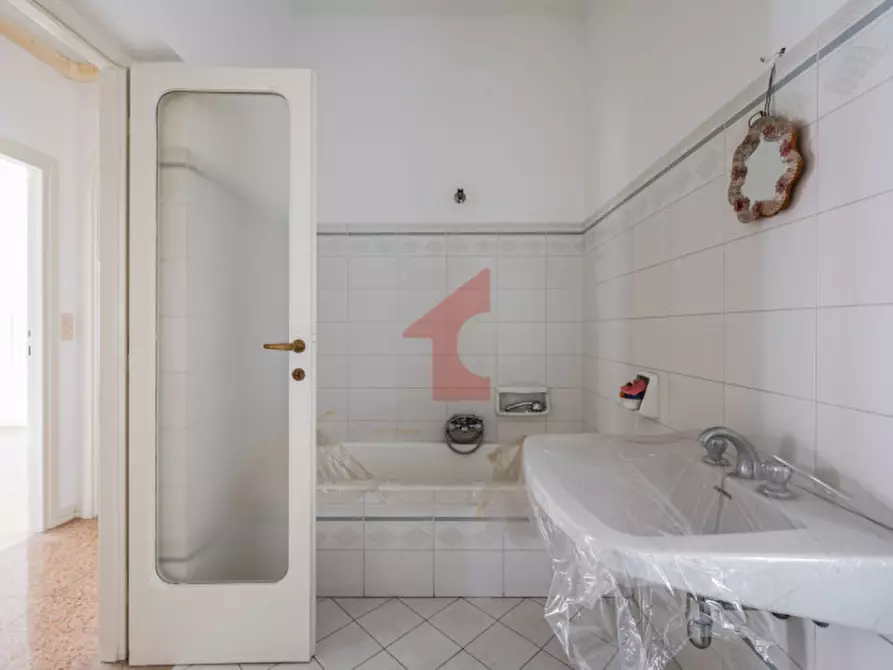 Immagine 58 di Appartamento in vendita  in Via G. Borghesi, 14 a Parma