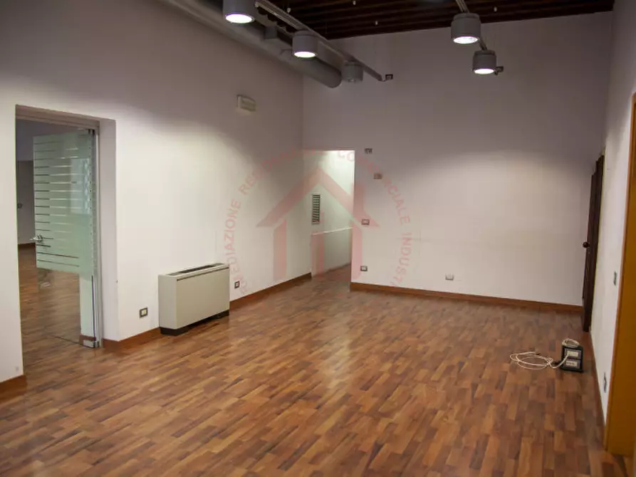 Immagine 2 di Negozio in affitto  in Corso Milano 18 a Padova