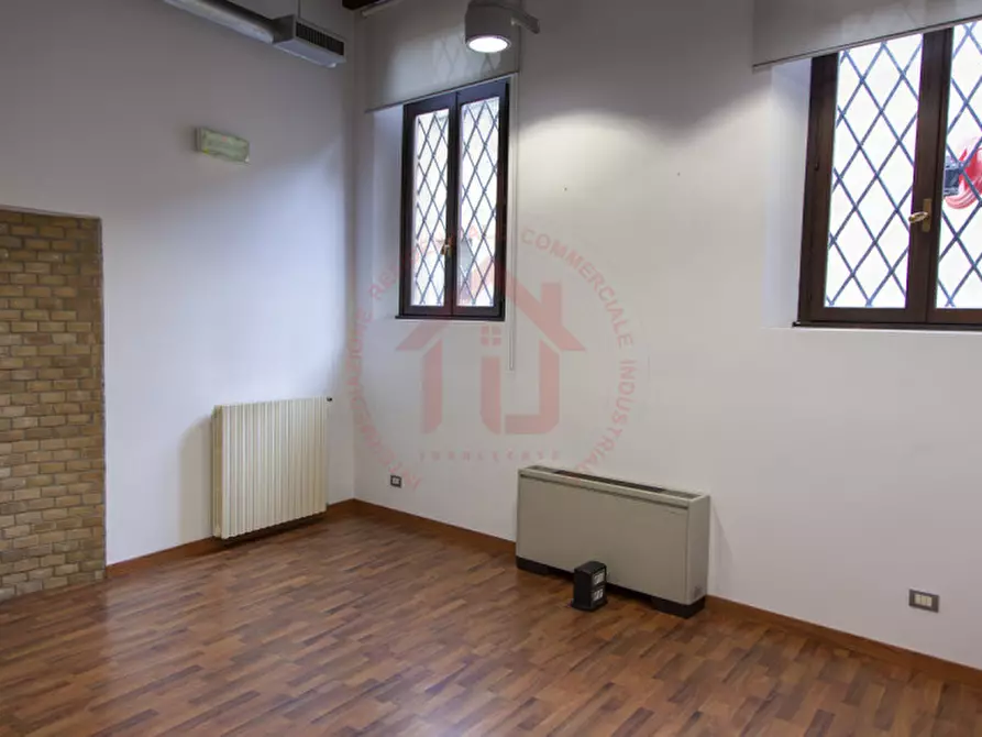 Immagine 17 di Negozio in affitto  in Corso Milano 18 a Padova