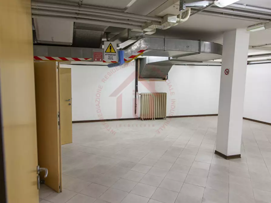 Immagine 32 di Negozio in affitto  in Corso Milano 18 a Padova