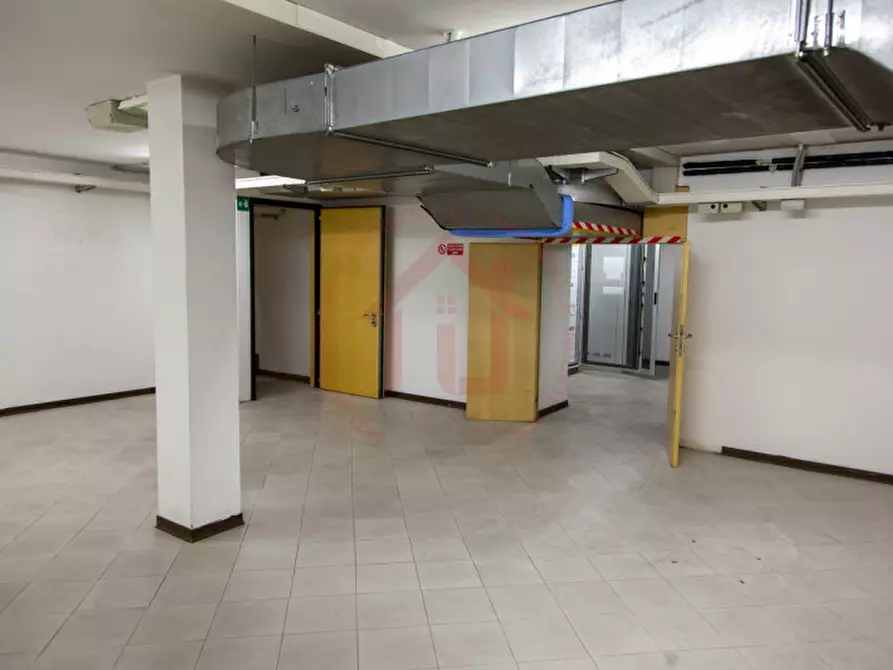 Immagine 34 di Negozio in affitto  in Corso Milano 18 a Padova