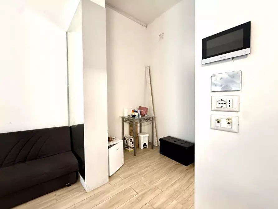 Immagine 7 di Negozio in vendita  in via massarenti 418 a Bologna