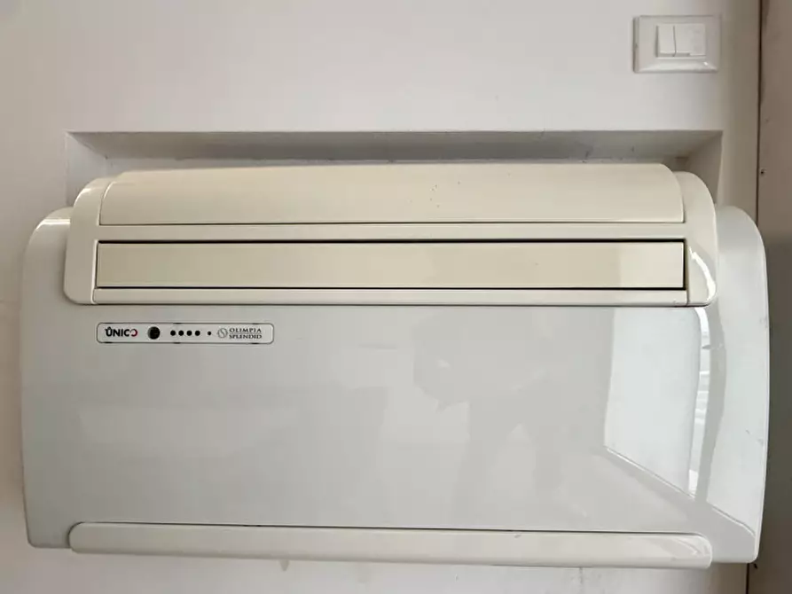 Immagine 9 di Negozio in vendita  in via massarenti 418 a Bologna