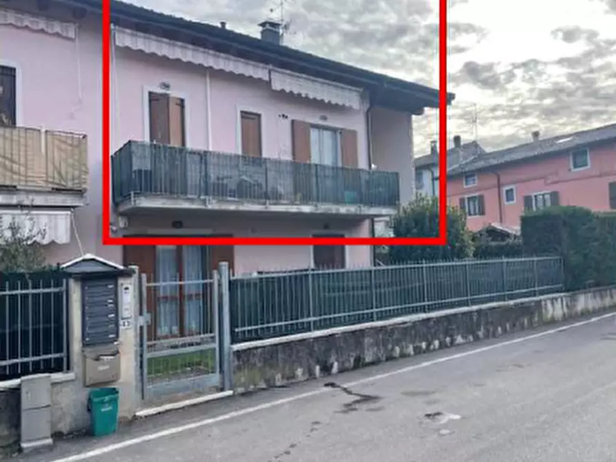Immagine 3 di Appartamento in vendita  in Via Giuseppe Mazzini 3 a Castelnuovo Del Garda