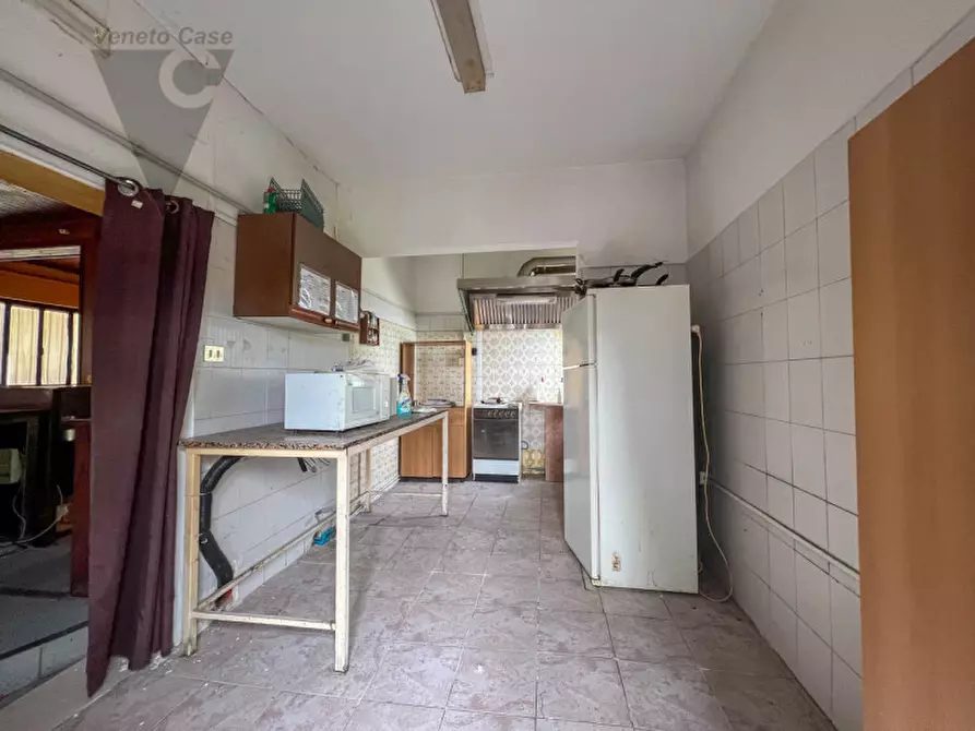 Immagine 9 di Attività commerciale in vendita  in Via San Donato a Correzzola