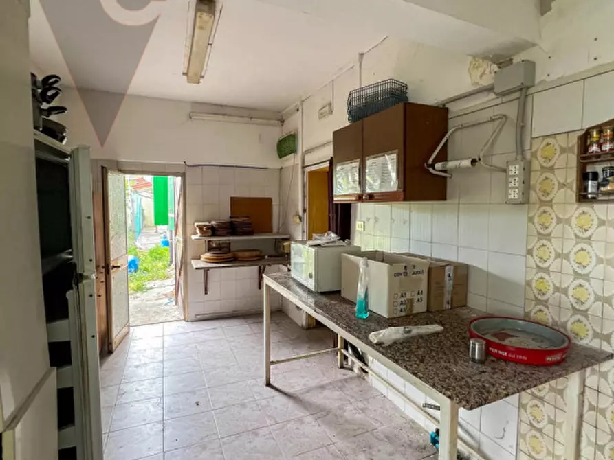 Immagine 11 di Attività commerciale in vendita  in Via San Donato a Correzzola