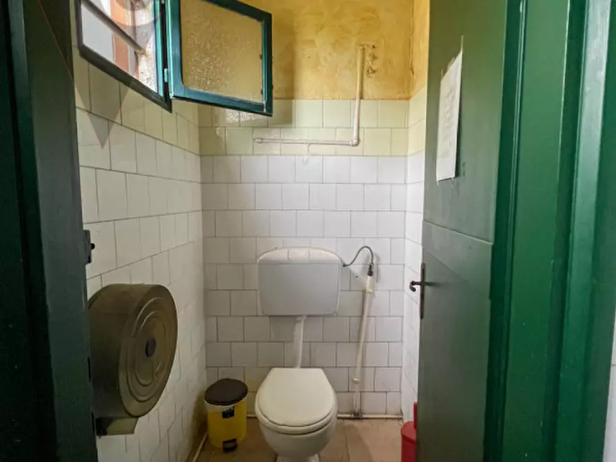 Immagine 16 di Attività commerciale in vendita  in Via San Donato a Correzzola