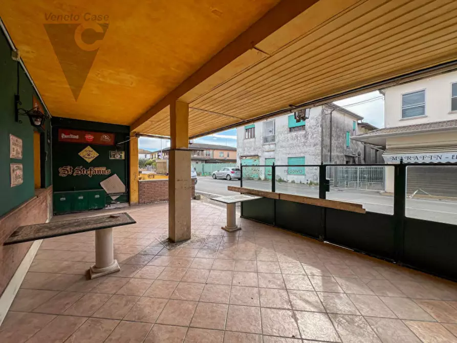 Immagine 22 di Attività commerciale in vendita  in Via San Donato a Correzzola