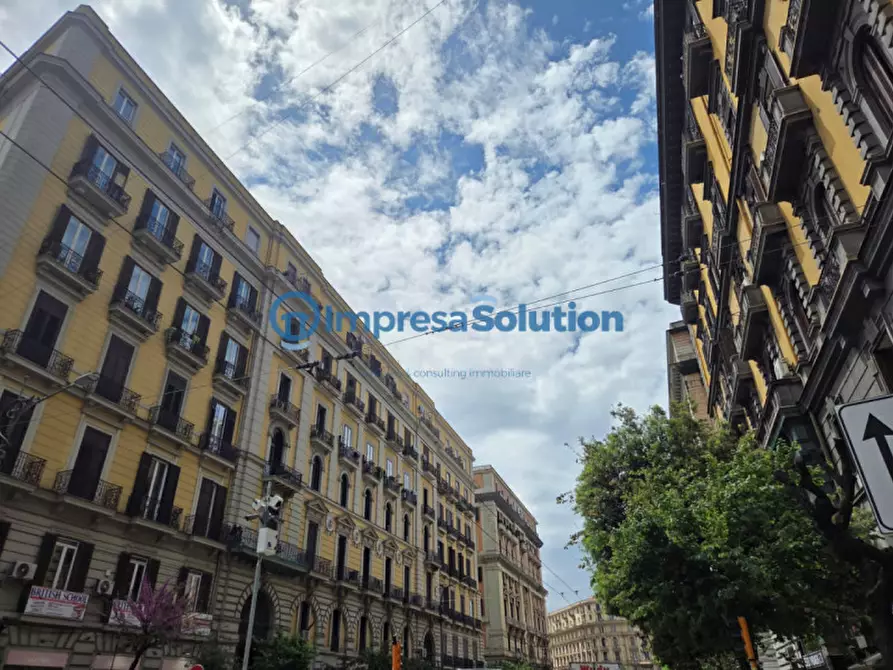Immagine 3 di Attività commerciale in vendita  in Via Mezzocannone a Napoli