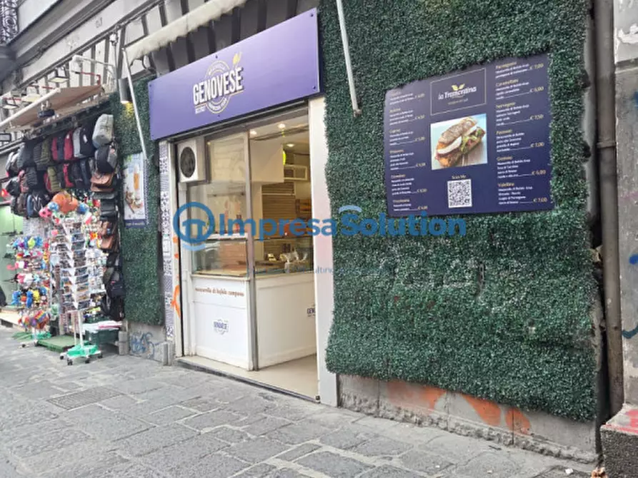 Immagine 5 di Attività commerciale in vendita  in Via Mezzocannone a Napoli