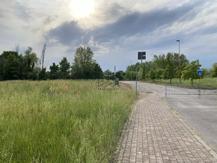 Immagine 9 di Terreno in vendita  in Via Roverat a Portobuffolè
